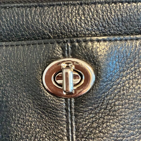 Coach - Black Leather Crossbody Purse -EUC - Picture 5 of 14